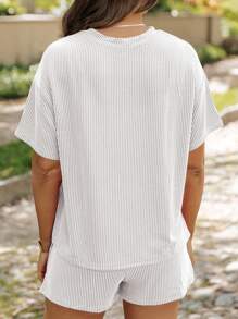 ASVIVID Bộ đồ thể thao nữ gồm áo thun và quần short dệt kim cổ tròn tay ngắn dáng rộng, kiểu dáng thường ngày. - trắng - Xem 4