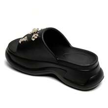 Sandales Compensées / Mules Furry - Confort And Style Pour Un Look Estival Chic - Black - View 4