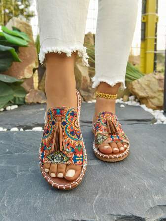 Sandalias planas con decoración de flecos para mujer, chanclas para playa y agua, antideslizantes, resistentes y versátiles de moda