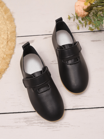 1 双儿童男孩女孩 PU 皮革钩环休闲简约英伦风格时尚平底鞋，适合春夏秋季