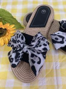 Women's Spring/Summer Indoor Slippers, New Flat Soft Bottom Fashion Beach Slippers, Non-Slip Low Heel Flat Sandals