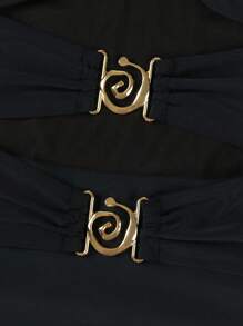 Costume da bagno intero sexy di stile europeo e americano, di colore unito, con scollo alla halter e lavorazione a giorno, per donne