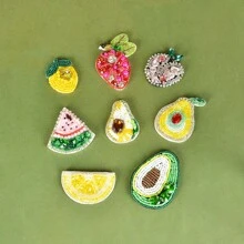 1pc Handmade Beaded Fruit Patch - Cute Embroidered Lemon And Peach Appliques, For Hats And Clothing Accessories, Vibrant Yellow And Green, Decorative Fabric Sticker, Hat Decoration | Playful Design | Handcrafted Appearance, Fruit Decor, Suitable For Holiday Decorations Gifts, Easter, Halloween, Teacher's Day, Mother's Day Holiday Party Gifts