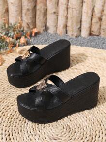 Women's Simple Waterproof Platform Leopard Buckle Black Thick Bottom Wedge Sandals Solid Color Snake Skin Shiny Fashion Comfortable Open Toe Black Slides New Summer Charming High-End Round Toe Thick Bottom Sandals Casual Women's Shoes Suitable For Vacations And Indoor Wear Slip-On Elegant Breathable Cool Black Slippers Convenient Slip-On Campus Thick Bottom Shiny Sandals Sexy Women's Shoes Suitable For Outdoor And Beach Entertainment