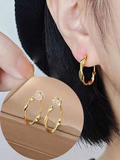1pair Fashionable Circle Shaped Copper Ear Clip For Women With Silicone Cushioning, Versatile And Personalized, Ideal Gift For Teacher's Day And Birthday