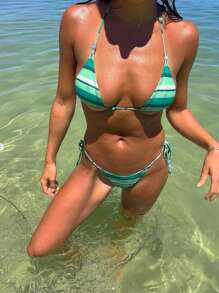 新款女士两件套泳衣，时尚露背比基尼套装，碎花图案，金属配饰，泳装