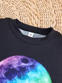 2pcs 2025 Spring/Summer Boys 2-7Y Healthy & Skin-Friendly Black Pajamas Set, 3D Planet Digital Print Short Sleeve Shorts Sleepwear - Black - View 3