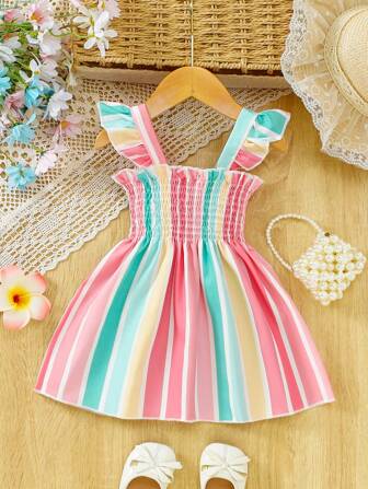 女婴彩虹吊带盖袖秋千裙，适合户外度假休闲装