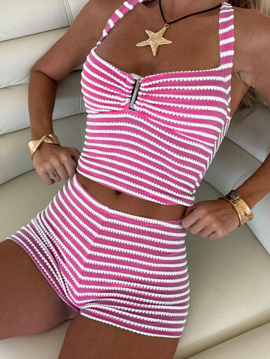 2pcs Knitted Striped Contrast Color Resin Hollow Out Necklace Shorts Beach Bikini Set - 玫紅色 - 查看 1