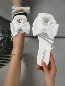 Französischer Fairy-Stil Strass-Schleifen Slip-On Flache Sandalen für Frauen, sanft zu Kleidern, offene Zehenpartie