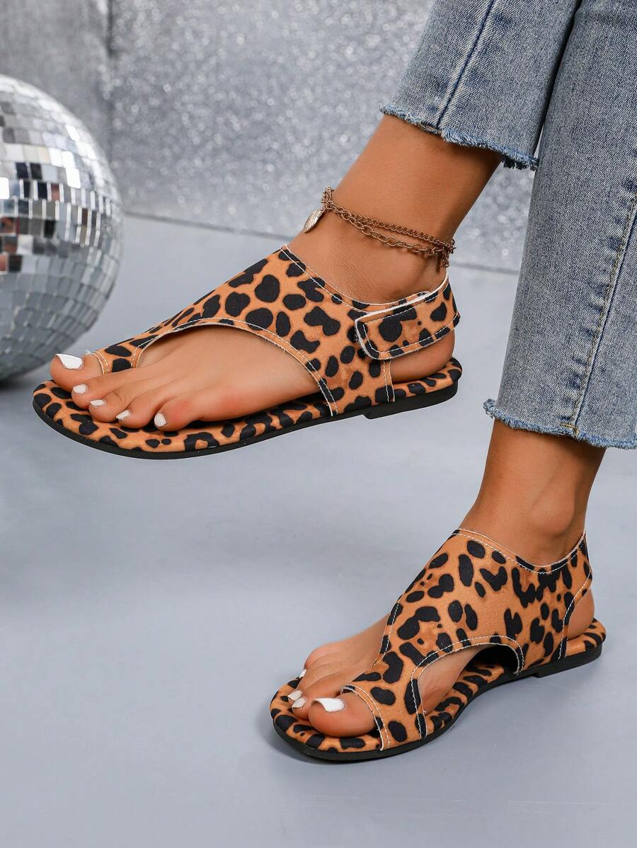 Women's Summer Bohemian Style Leopard Print Hook And Loop Flat Sandals, Retro Floral Pattern Thong Design, Casual, Simple, Vintage Vibe Leopard Print Flat Sandals, Retro Square Toe Sandals