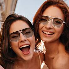 SENBONO Smart Glasses For Women Men, Bluetooth Glasses With Touch Control Voice Assistant For Clear Audio, Remote Photography, Clear Brown Frame And Black Legs, Perfect For Indoor Outdoor, Photochromic Lenses( In The Sun, Glasses Will Turn Into Fashion Glasses) - 黑色 - 查看 7