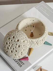 1 Stück einfacher schwarzer Betonloch-Duftstoffverteiler, runder Duftstein aus Harz & Räucherstäbchenhalter Aromatherapie Accessoire, geeignet für Meditation, Heimdekoration, Küche, Café, perfektes Einweihungsgeschenk