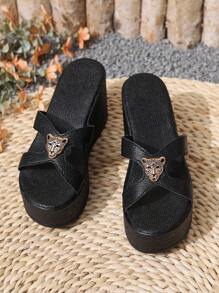 Women's Simple Waterproof Platform Leopard Buckle Black Thick Bottom Wedge Sandals Solid Color Snake Skin Shiny Fashion Comfortable Open Toe Black Slides New Summer Charming High-End Round Toe Thick Bottom Sandals Casual Women's Shoes Suitable For Vacations And Indoor Wear Slip-On Elegant Breathable Cool Black Slippers Convenient Slip-On Campus Thick Bottom Shiny Sandals Sexy Women's Shoes Suitable For Outdoor And Beach Entertainment