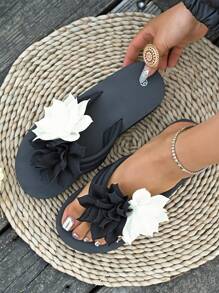 Women's Fashionable Ditsy Floral Flip Flops, Korean Style Ditsy Floral Strap Flat Sandals, Casual Beach Slippers For Summer - Black and White - View 8