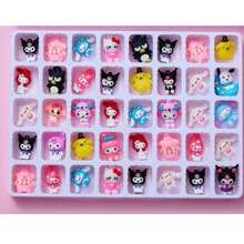 Sanrio Caixa de presente misteriosa com 10 peças/conjunto, incluindo chaveiro, pingente, pingente de bolsa, adequada para presentes de Natal, aniversário, dia dos namorados, lembrancinhas com personagens Sanrio, caixa surpresa colecionável