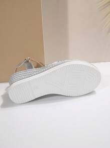 女士纯色坡跟厚底轻便凉鞋，套脚设计，奢华时尚鞋履，2025夏季新款舒适休闲女鞋，适合旅行、派对、正式场合。