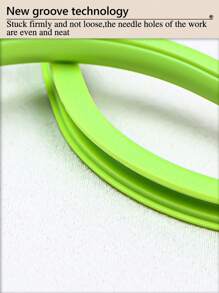 1 bastidor retangular multicolorido para bordado artesanal faça você mesmo, feito de material ABS de alta qualidade com design de ranhura, adequado para ponto cruz, agulha de perfuração, tensão segura do tecido, pode ser usado como decoração para o Halloween, Natal, desktops, bolsas, enfeites de carro