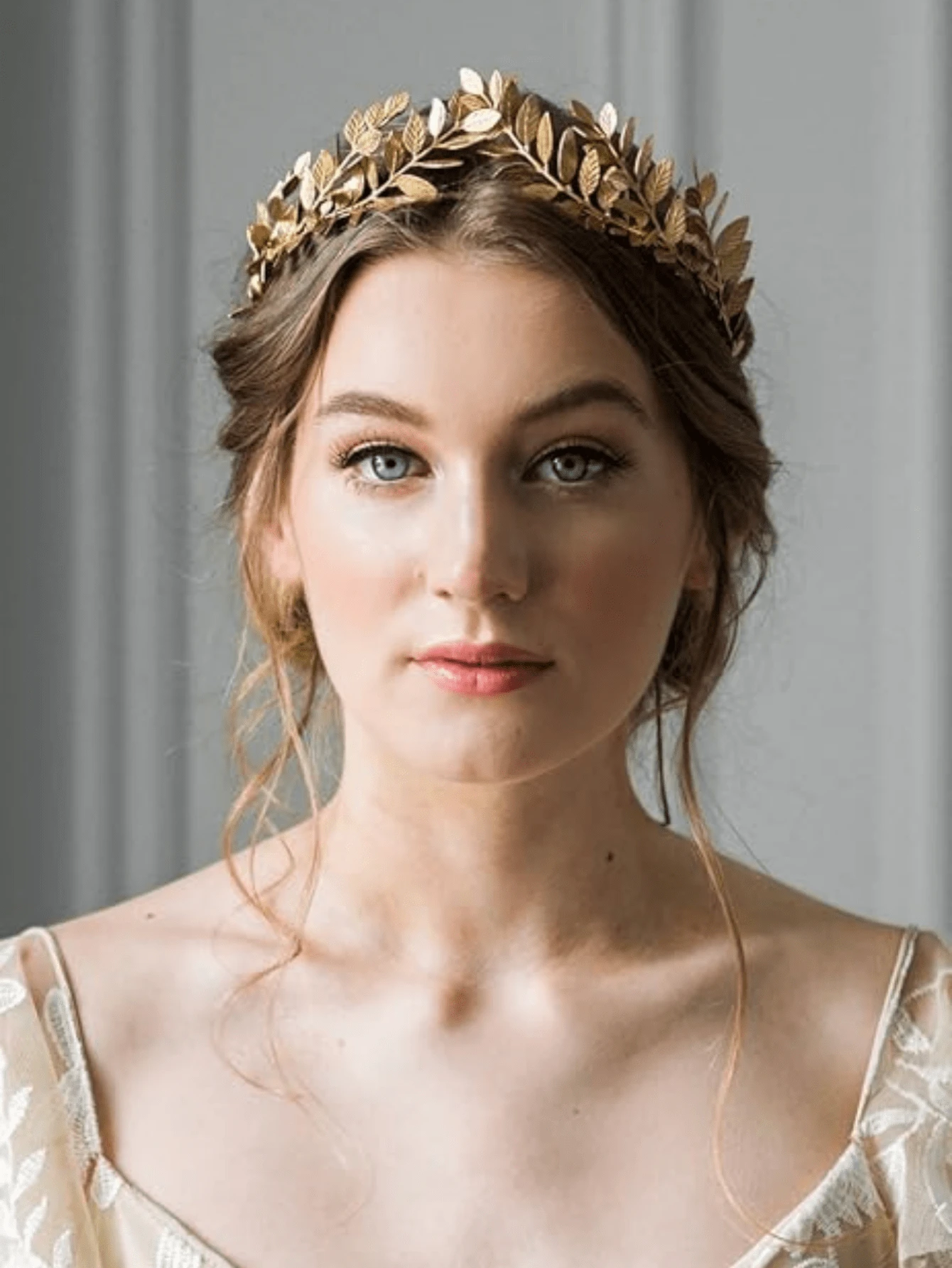 Vương miện cài tóc cô dâu phong cách Boho mộc mạc với lá dây leo, có thể điều chỉnh kích thước và tua rua, hoàn hảo cho phù dâu, tiệc tùng, lễ hội, đám cưới, hẹn hò, tiệc trà chiều và chụp ảnh. (Do quá trình chế tác, có thể có một vài vết xước và nứt nhỏ. Người mua nào cảm thấy phiền lòng về điều này nên cân nhắc kỹ trước khi mua.) - Nhiều màu - Xem 1