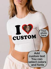 定制女士短袖T恤，主题为“我爱”，可添加您的文字和图片（徽章图案/情侣照/全家福/自拍/宠物照片等），您的照片将出现在爱心图案内。白色，适合夏季、健身和瑜伽穿着。 - 白色 - 查看 1
