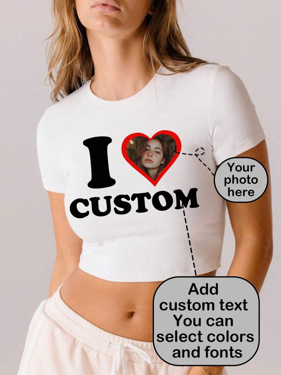 定制女士短袖T恤,主题为“我爱”,可添加您的文字和图片(徽章图案/情侣照/全家福/自拍/宠物照片等),您的照片将出现在爱心图案内。白色,适合夏季、健身和瑜伽穿着。 - 白色 - 查看 1