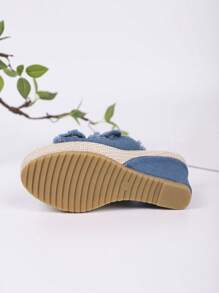 女式夏季新款时尚厚底流苏双排扣系带凉鞋