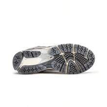 New Balance 2002R系列中性复古休闲鞋灰色/深灰色男女运动鞋帆布鞋时尚舒适慢跑日常休闲 - M2002RDY - 查看 5