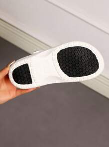 Rutschfeste und strapazierfähige Arbeitssicherheitsschuhe für Frauen, leichtes Slip-on Design, Unifarben, geeignet für Krankenschwestern