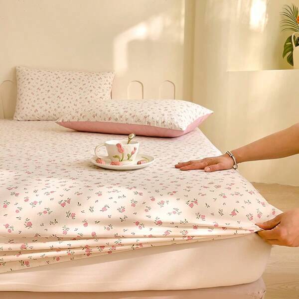 1pc 100% Cotton Ditsy Floral Fitted Sheet (Pillow Case Not Included), Suitable For All Seasons, Soft & Comfortable