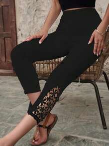花卉蕾丝拼接七分紧身裤，女士休闲弹力七分裤，纯色七分修身裤，女士黑色夏季九分紧身裤 - 黑色 - 查看 2