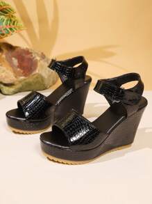 2025年夏季新款厚底坡跟高跟露趾凉鞋，适合女孩，大码休闲时尚