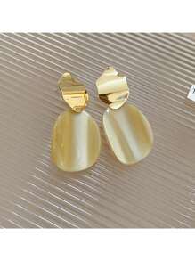 Andkiss 1 对优雅不对称平板耳环 - 多色 - 查看 3