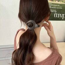 Elegant & Simple Alligator Hair Clip For Women, Suitable For Hairstyle Design At Back Of Head. Solid Color Cute, Elegant Party & Casual Street Style, Made Of ABS Plastic, Lovely For All Seasons