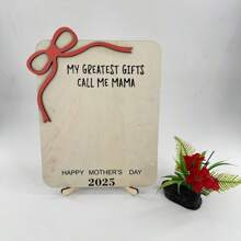 [家庭之爱] “我最好的礼物叫我妈妈”3D 木制母亲节牌匾，带手印和粉色蝴蝶结 - 波西米亚风格桌面装饰，适合送给妈妈、祖父母 - 2025 年的感性礼物，母亲节礼物 | 礼物 | 天然木质饰面，送给妈妈的母亲节礼物，适合学校用品，返校