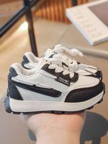 Zapatillas deportivas transpirables y ligeras para niños en combinación de colores blanco y negro, con puntera redonda y suela blanda, para correr, ir al colegio, jugar al aire libre y vestir informal. - Negro - Ver 5