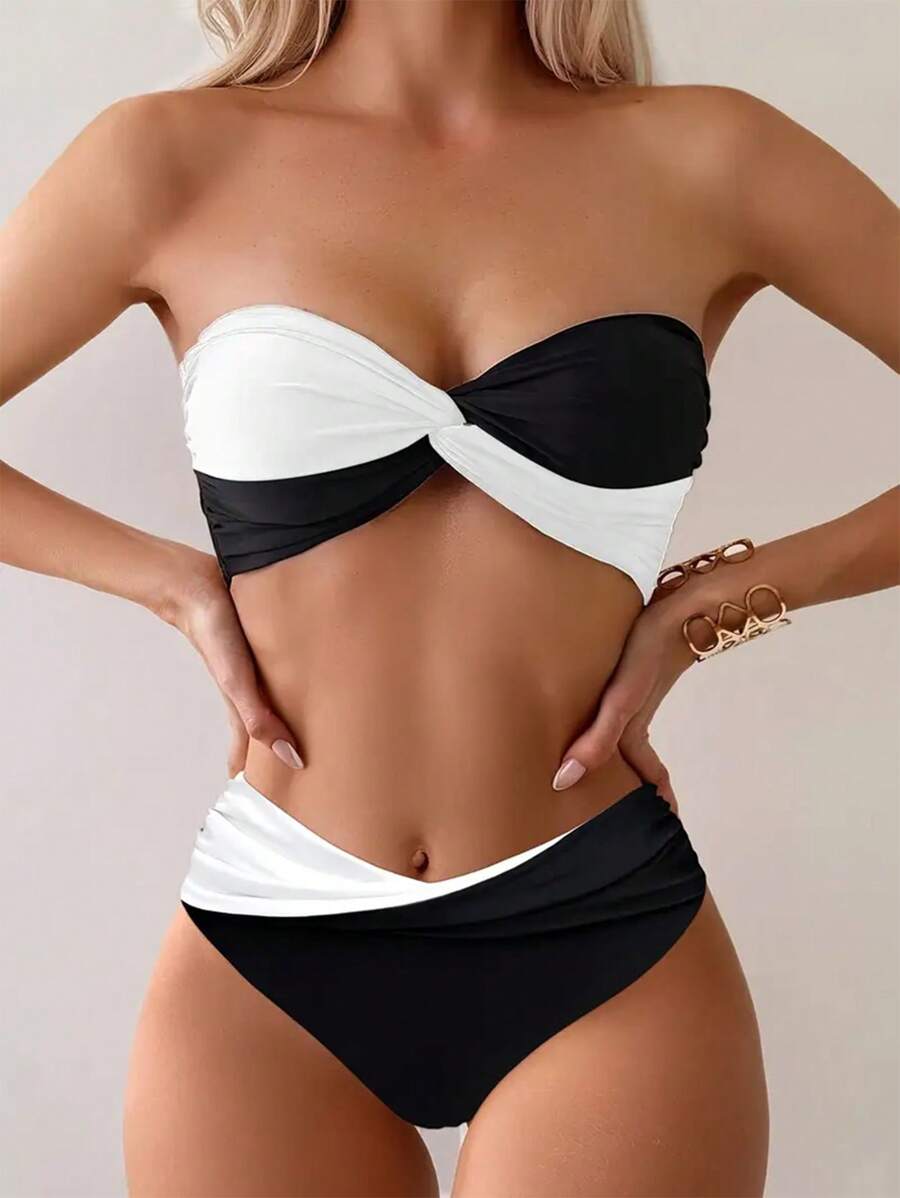 Ensemble de bikini réversible sans bretelles pour femmes, en tissu tricoté de polyamide haute élasticité, couleur unie avec détails de volants, maillot de bain de plage mode noir et blanc - Noir et Blanc - Voir 1