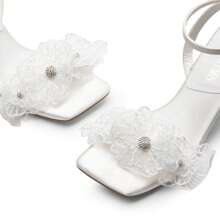 Women Kitten Heeled Sandals With Flower Decor, Elegant Square Open Toe Ankle Strap Summer Sandals For Wedding Party Daily Wearing - 白緞 - 查看 7