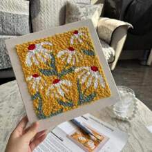 1 Set Punch Nadel Anfänger Set mit verstellbaren Kunststoff Nadeln, gemischte Farben Garn, Jahreszeiten Blumen Thema Bastelset, komplettes Material enthalten, DIY handgefertigtes Nähset mit Blumenmuster, einfaches Latch Hook Teppich Set für Heim-Dekoration, Kunst und Handwerk Geschenk für Frauen, Erwachsene und Schule