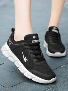 2025 Spring/Autumn New Men's Breathable Mesh Sports Shoes, Soft Sole Non-Slip Running Shoes, Ultra-Light Casual Lace-Up Student Black Running Sneakers - Black and White - View 2