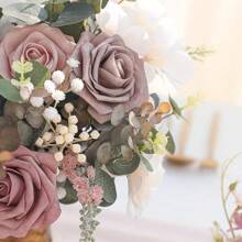 27 件（25 朵玫瑰 2 片叶子）人造花逼真象牙泡沫假玫瑰带茎适用于 DIY 婚礼花束白色新娘送礼会中心装饰布置派对桌装饰情人节和母亲节（不含纸盒）