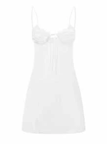 Robe d'été femme nouvelle sans manches, style de rue et de fille chaude, dos nu, sexy avec un patchwork de dentelle, laçage, coupe ajustée et fines bretelles. Convient pour la plage et les vacances.