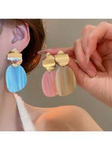 Andkiss 1 对优雅不对称平板耳环 - 多色 - 查看 1