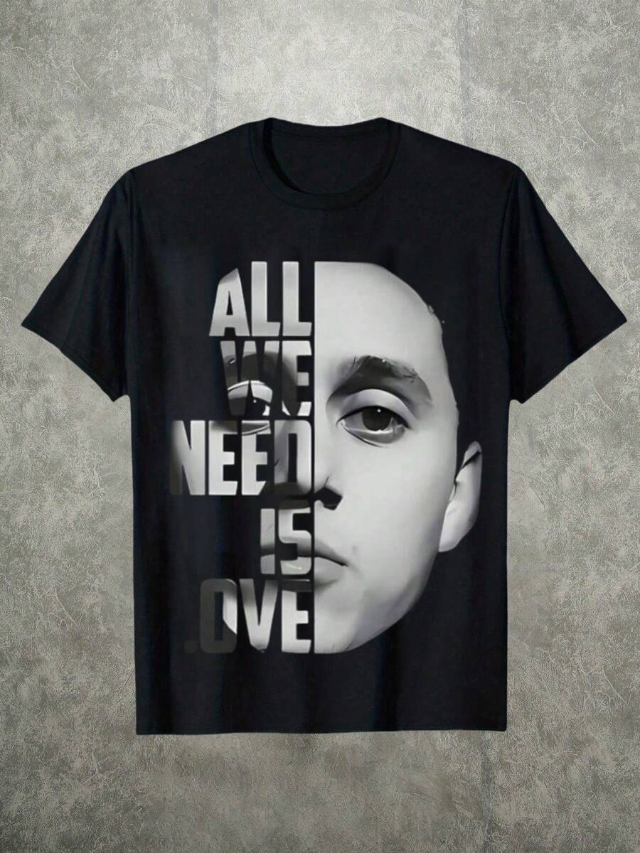 Camisa para hombres 1Pcs 100% algodón 220g Impresión digital La mitad de un rostro y las palabras "ALL WE NEED IS LOVE" expresan un mensaje que enfatiza el amor - Negro - Ver 1