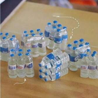 20PCS Mini Dollhouse Water Bottle Miniature: 1/6 Ratio Mineral Water For Kitchen And Dining Room (Random Style) - Mini Drinking Bottle Accessories Doll House Decoration Ornament Model