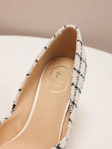 Salto alto stiletto elegante de bico para mulheres, saltos altos na cor amendoada, bombas minimalistas slip-on versáteis adequadas para festas, casamentos e trabalho diário - elegantes, de baixo corte, fáceis de usar sapatos tipo Mary Jane