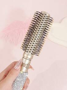 1 chiếc lược tròn uốn tóc đính đá lấp lánh sang trọng, lược tạo kiểu tóc bông xốp dùng để sấy tóc, thích hợp cho phòng tắm, bàn trang điểm, du lịch. - Bạc - Xem 5