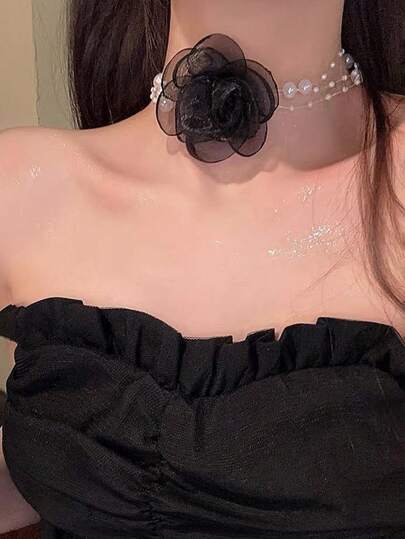 1/2pcs Romantic Black And White Choker Flower Pearl Necklace Female Super Fairy Quality Collarbone Chain Niche Design Sense Choker For Dress For Christmas Decor