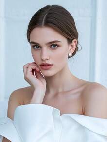 Pendientes de aro en espiral con cuernos para mujeres, pendientes minimalistas de círculo 3D retorcido, pendientes pequeños, elegantes y vintage adecuados para el trabajo y el uso diario