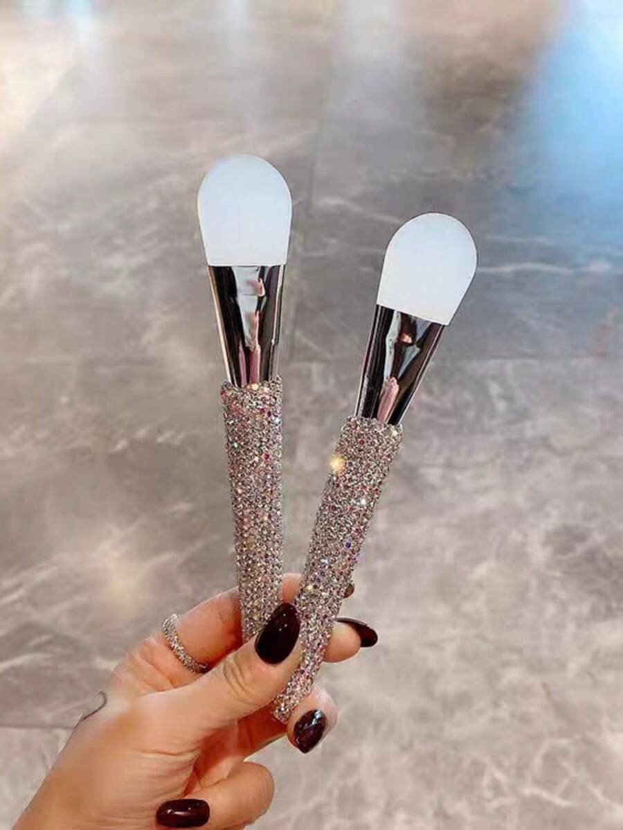 1pc Long Handle Silicone Brush, High-Quality Rhinestoned Design, Suitable For Face Mask Application, Gentle On Skin, Travel-Friendly