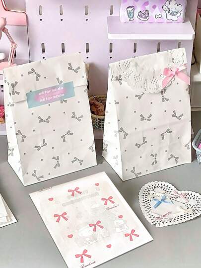 Set de 20 piezas/50 piezas de bolsas de papel kraft de alta calidad con diseño de moño, material de embalaje para tarjetas postales, bolsas de regalo de papel kraft blanco con diseño lindo para fiestas, picnics, tarjetas de felicitación
